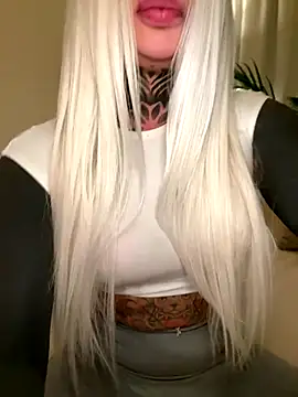 Snapshot of bambixboo chatting on October 23, 8:51 pm bambixboo online show from October 23, 8:51 pm