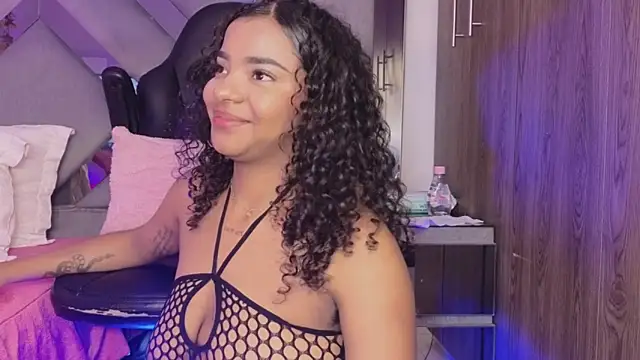 Iris hott1 online show from December 14, 4:34 am