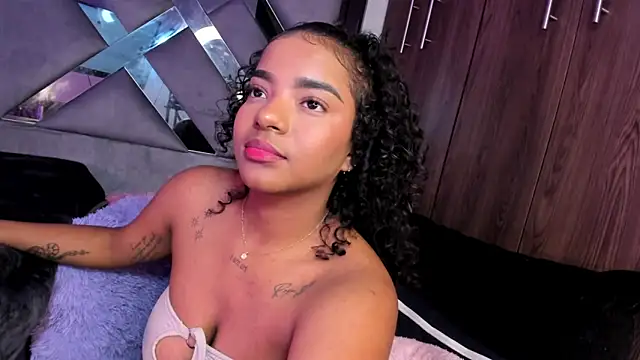 Iris hott1 online show from January 28, 6:38 am