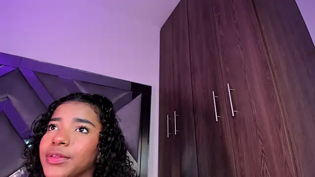 Iris hott1 online show from February 8, 12:06 am