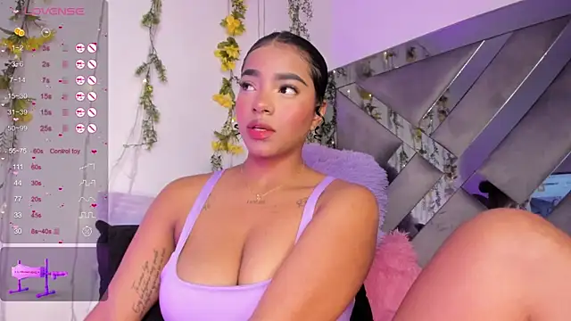 Iris hott1 online show from February 11, 8:10 pm