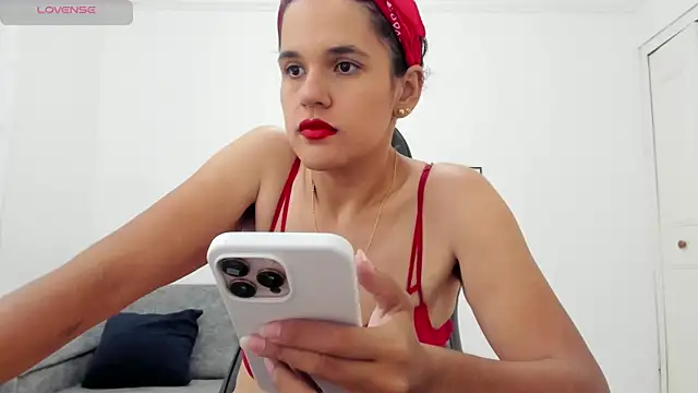 Snapshot of natalia_curvy1 chatting on June 16, 5:59 pm natalia curvy1 online show from June 16, 5:59 pm
