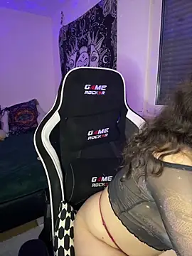 Snapshot of kinkygirl420x chatting on March 12, 10:39 pm kinkygirl420x online show from March 12, 10:39 pm