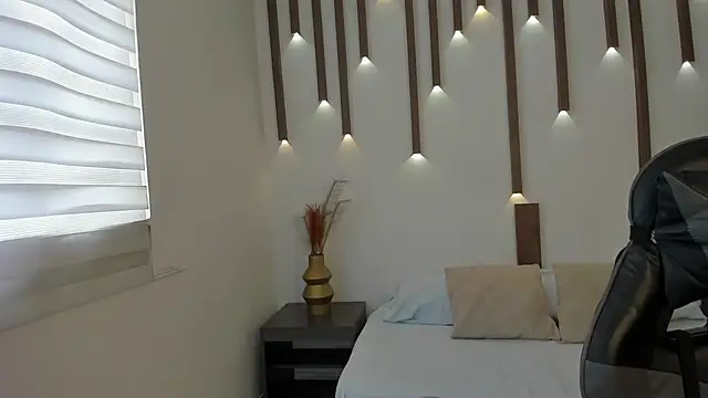 megan cooper28 online show from December 17, 7:09 pm