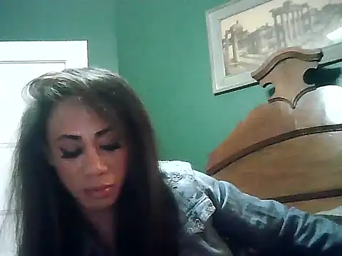 Snapshot of CaramelDipper chatting on December 16, 11:01 am CaramelDipper online show from December 16, 11:01 am