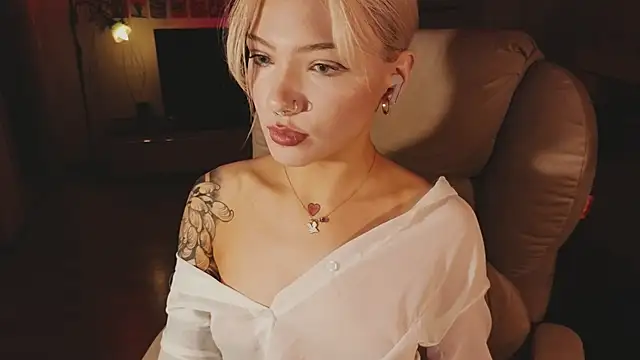 SandraBoyl online show from July 30, 1:32 pm