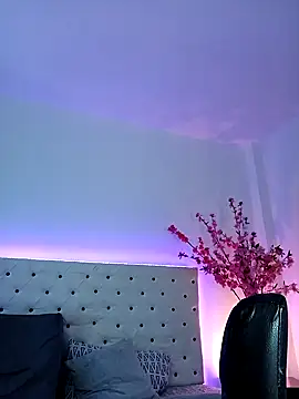 Snapshot of Elektra_Queen chatting on February 19, 4:44 pm Elektra Queen online show from February 19, 4:44 pm