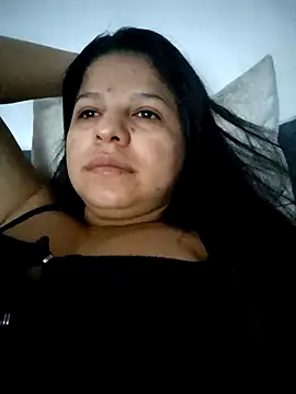 Snapshot of SINDYC chatting on April 23, 1:57 pm SINDYC online show from April 23, 1:57 pm