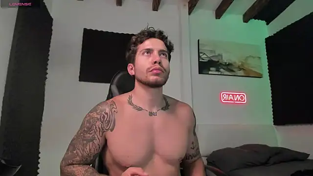 LucianSinclair online show from December 4, 2:54 am