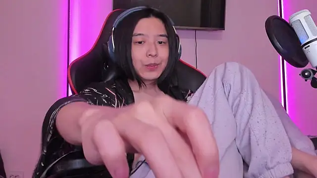 wexlee7 online show from September 20, 2:12 am