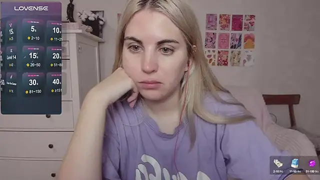 Snapshot of pawpaws chatting on October 3, 6:21 am pawpaws online show from October 3, 6:21 am