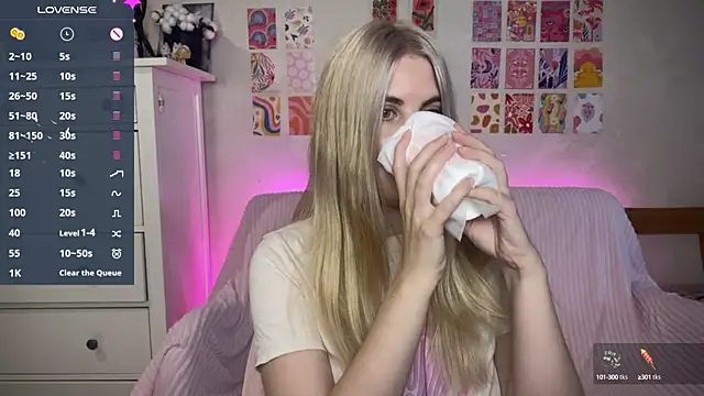 Snapshot of pawpaws chatting on October 9, 6:33 am pawpaws online show from October 9, 6:33 am