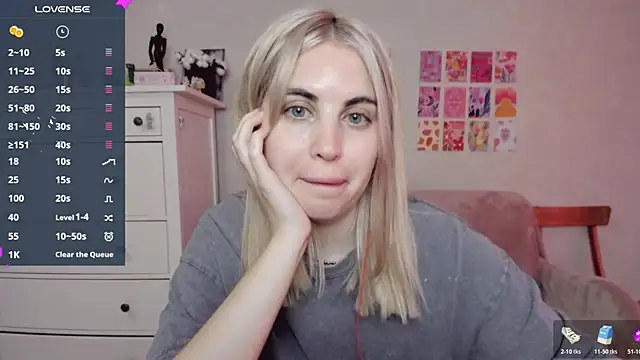 Snapshot of pawpaws chatting on October 17, 8:50 am pawpaws online show from October 17, 8:50 am