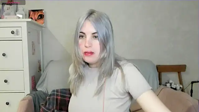 Snapshot of pawpaws chatting on April 4, 5:49 am pawpaws online show from April 4, 5:49 am