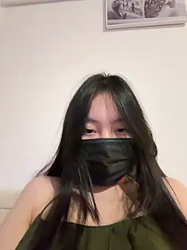 Snapshot of MEOW_MEO chatting on April 15, 4:25 pm MEOW MEO online show from April 15, 4:25 pm