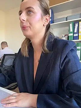 Hii Lolla online show from March 21, 7:24 am