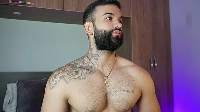 Snapshot of MarkHazze chatting on October 4, 7:23 pm MarkHazze online show from October 4, 7:23 pm