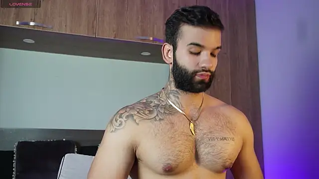 Snapshot of MarkHazze chatting on October 16, 7:48 pm MarkHazze online show from October 16, 7:48 pm