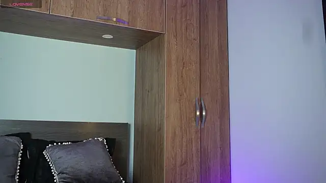 Snapshot of MarkHazze chatting on October 17, 5:26 pm MarkHazze online show from October 17, 5:26 pm