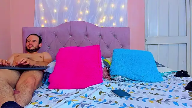 CoupleLatinXXX online show from February 5, 11:28 pm