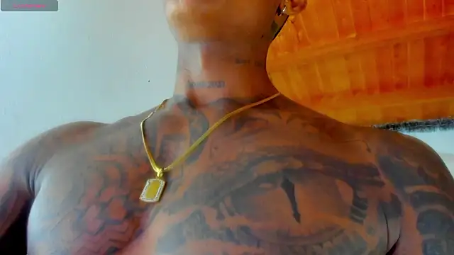 Snapshot of esteveen_ortegas_ chatting on February 12, 3:40 pm esteveen ortegas online show from February 12, 3:40 pm