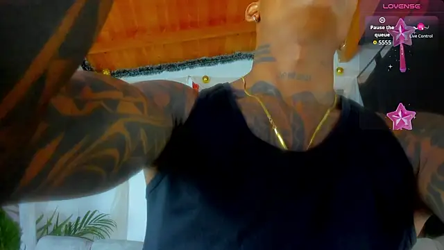 Snapshot of esteveen_ortegas_ chatting on February 21, 3:57 pm esteveen ortegas online show from February 21, 3:57 pm