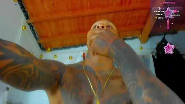 Snapshot of esteveen_ortegas_ chatting on February 27, 9:53 am esteveen ortegas online show from February 27, 9:53 am