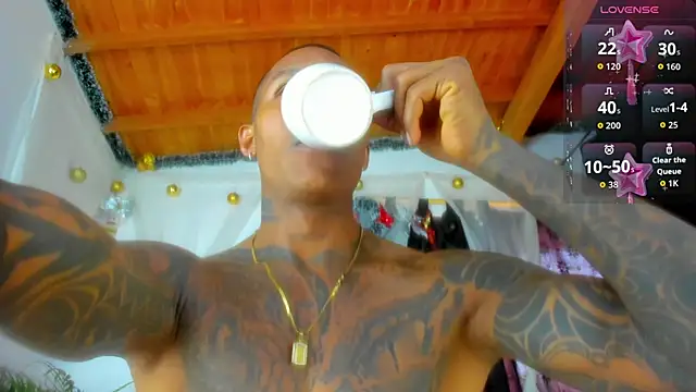 Snapshot of esteveen_ortegas_ chatting on March 5, 5:42 pm esteveen ortegas online show from March 5, 5:42 pm