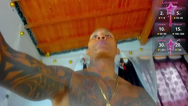 Snapshot of esteveen_ortegas_ chatting on March 6, 8:49 pm esteveen ortegas online show from March 6, 8:49 pm