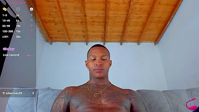 Snapshot of esteveen_ortegas_ chatting on March 30, 4:46 am esteveen ortegas online show from March 30, 4:46 am