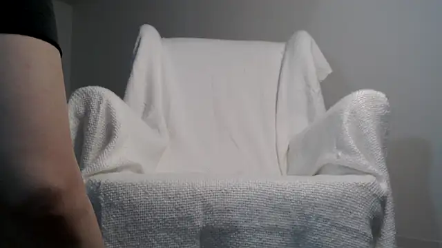 Snapshot of Lily_0000 chatting on December 12, 5:48 pm Lily 0000 online show from December 12, 5:48 pm