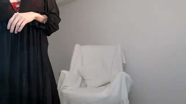 Snapshot of Lily_0000 chatting on January 26, 7:52 pm Lily 0000 online show from January 26, 7:52 pm