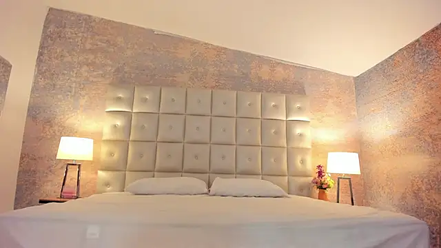 Snapshot of Lezy_ chatting on March 25, 7:42 pm Lezy online show from March 25, 7:42 pm