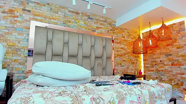 karla dunn online show from February 13, 3:07 am