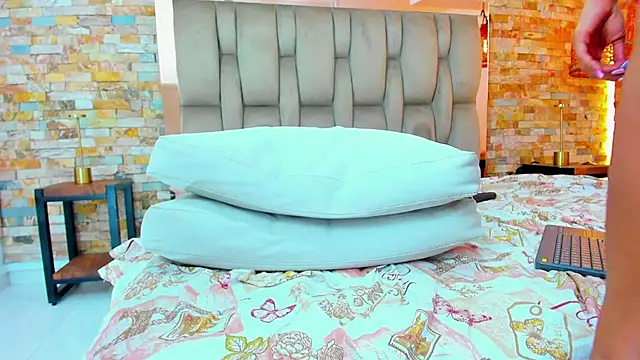 karla dunn online show from February 24, 10:58 pm