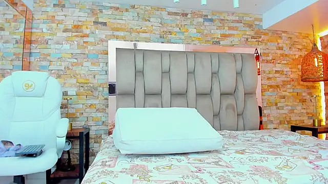 karla dunn online show from March 4, 7:54 pm