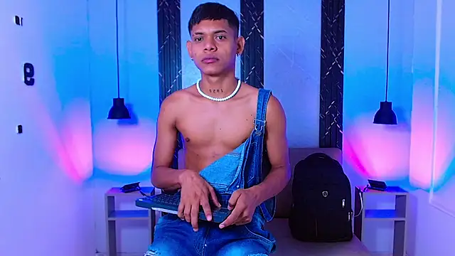 Damar fhelipe online show from September 18, 4:25 am