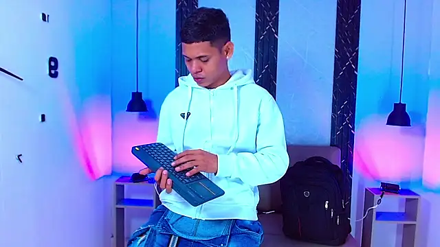 Damar fhelipe online show from September 28, 4:07 am