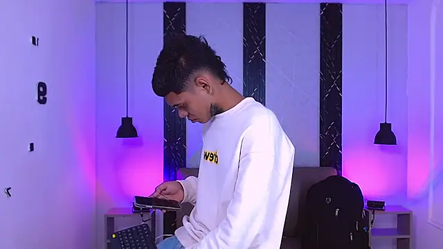 Damar fhelipe online show from October 17, 4:15 am