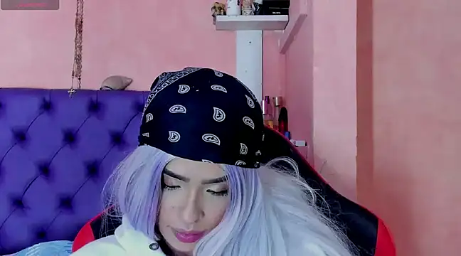 Cloeandtyfanny online show from January 4, 3:50 am