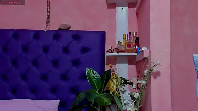 Cloeandtyfanny online show from January 6, 5:08 am
