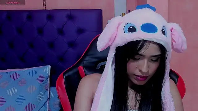 Cloeandtyfanny online show from January 25, 6:23 am