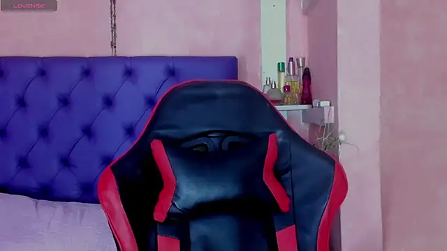 Cloeandtyfanny online show from January 26, 2:56 am