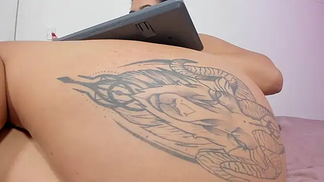 Snapshot of little_sam_ chatting on December 18, 6:10 am little sam online show from December 18, 6:10 am