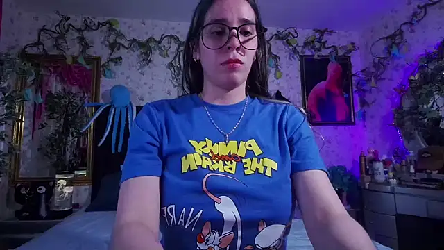 Elizabeth77  online show from January 20, 8:07 pm