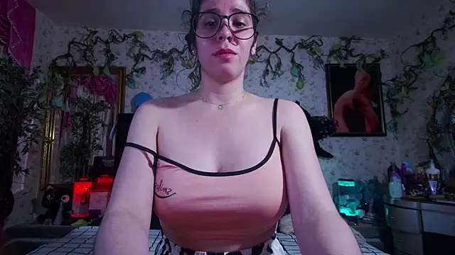 Elizabeth77  online show from September 20, 10:22 pm