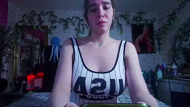 Elizabeth77  online show from September 23, 10:18 am