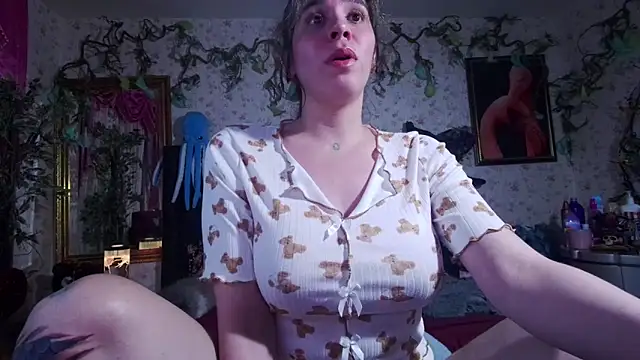 Elizabeth77  online show from October 11, 9:13 pm