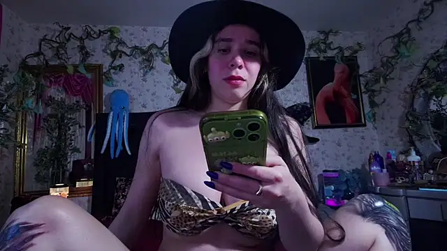 Elizabeth77  online show from October 12, 10:25 am