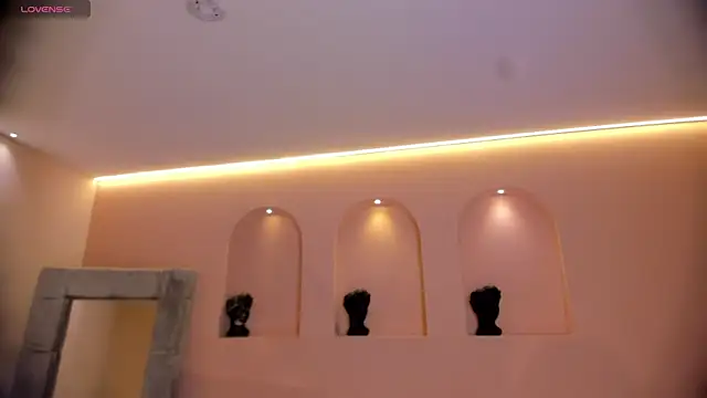 PaulinaSantos  online show from December 5, 7:43 pm